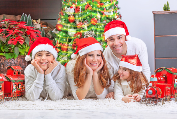 236.500+ Natal Familia fotos de stock, imagens e fotos royalty-free - iStock