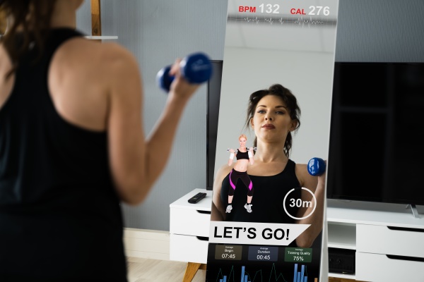 exercicio fitness em casa usando espelho
