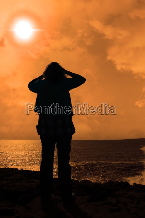 Solitária Feminina Silhueta Escura Triste Cara De Mulher Triste