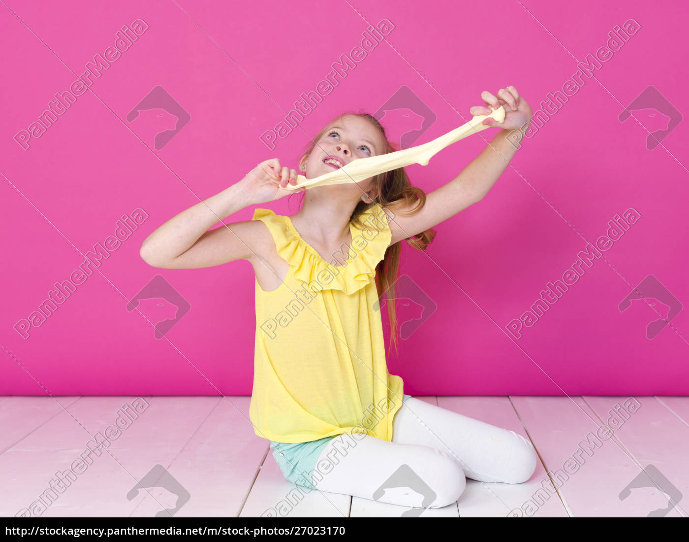 Foto De Stock Retrato De Crianças Da Menina Bonita. 10 Anos